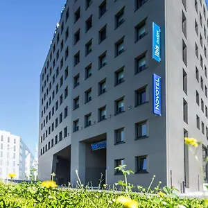 verificați disponibilitatea