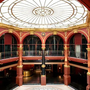 Banke Opera, Autograph Collection Hotel París