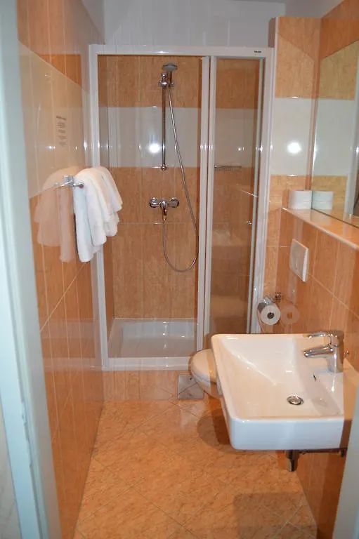 Hotel Pension Walzerstadt Vienna Bed & Breakfast
