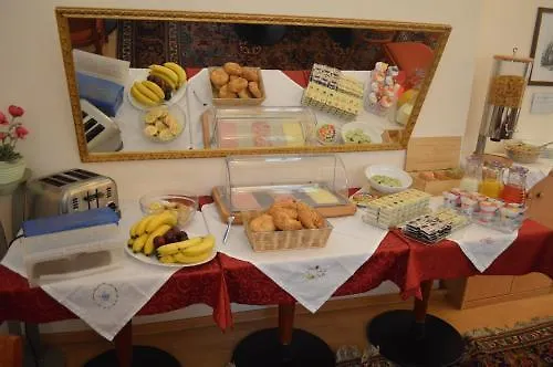 *** Bed & Breakfast Hotel Pension Walzerstadt Vienna Austria