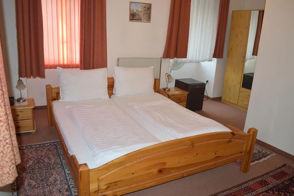 Hotel Pension Walzerstadt Viena Alojamento de Acomodação e Pequeno-almoço